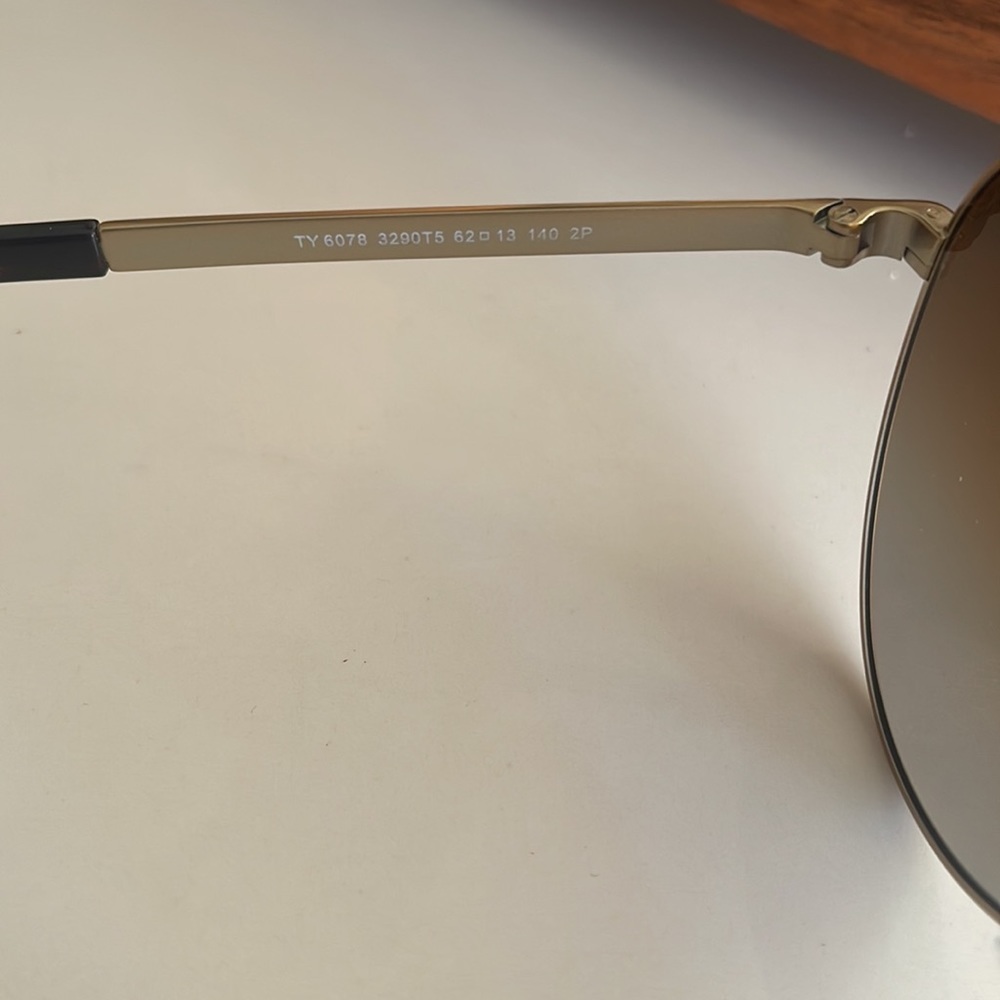 Tory Burch
Polarized 62mm
Aviator Sunglasses - Picture 6 of 8